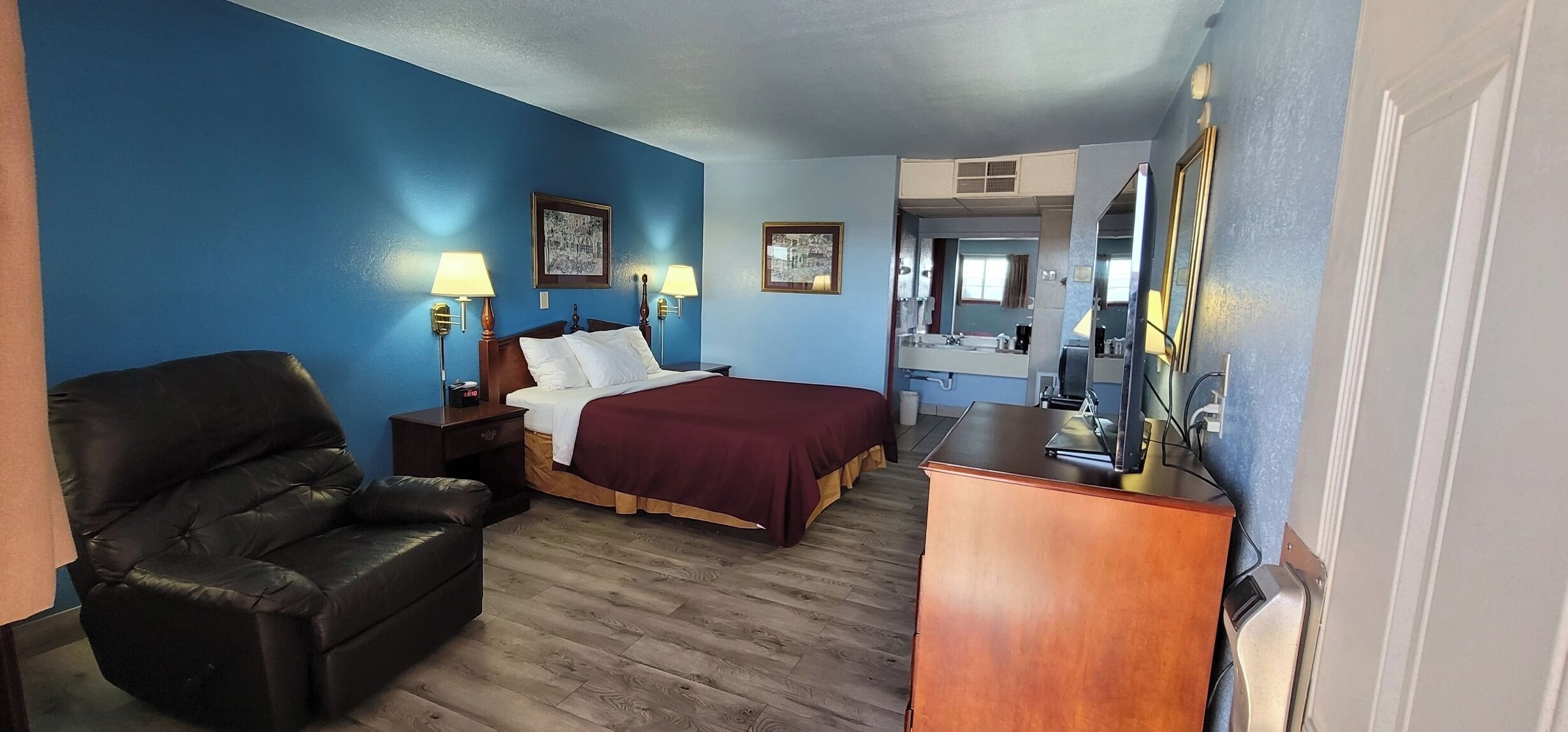 Single Room, 1 Queen Bed | Free WiFi