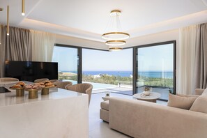 Smart TV, video games, stereo - Simplicity of Single-Level Sea Views by etouri (Rethymno)