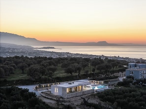 Exterior - Simplicity of Single-Level Sea Views by etouri (Rethymno)