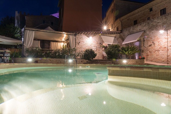 Autumn, Building Exterior, Outdoor, Pool, Spring, Summer