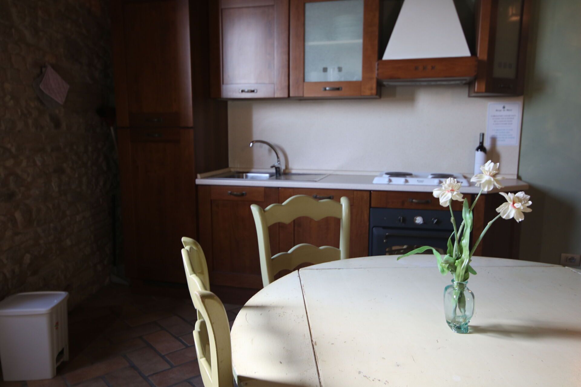 Fridge, stovetop