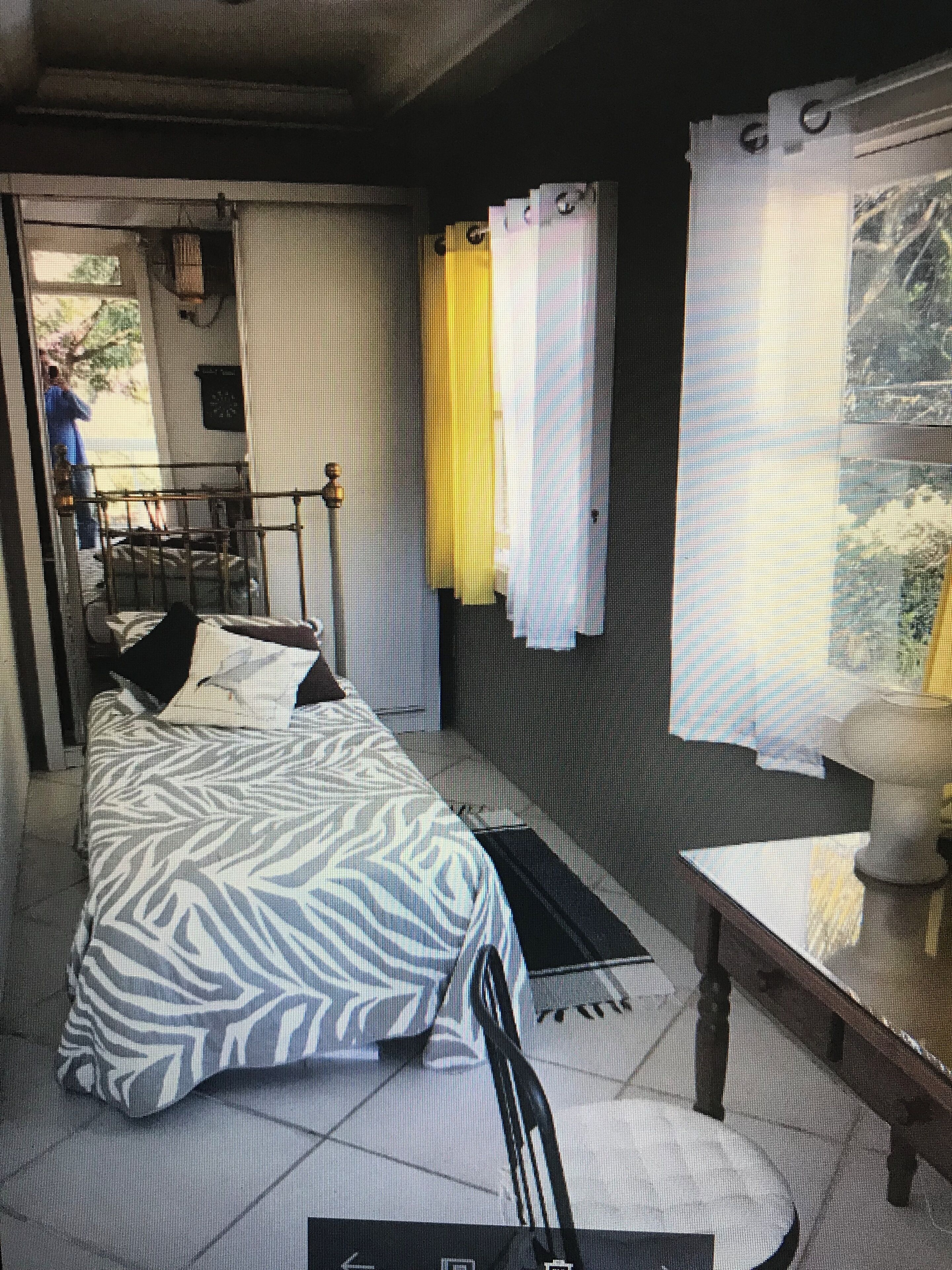 Habitación básica, vista a la laguna | Espacio para trabajar con laptop y wifi gratis 