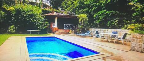 Alberca al aire libre