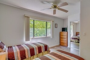 2 Schlafzimmer, Bügeleisen/Bügelbrett, Internetzugang, Bettwäsche
