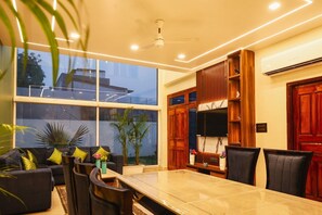 Dining - The Wayne Manor - Luxury 6BHK Villa with Lawn (Varanasi)