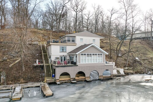 Lake Freeman Retreat w/ Deck and Fire Pit!