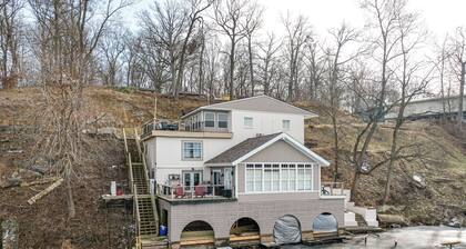 Lake Freeman Retreat w/ Deck and Fire Pit!