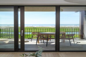 Outdoor dining - Beachfront Apartment for Four in Workum (Workum)