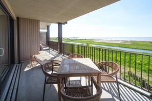 Outdoor dining - Beachfront Apartment for Four in Workum (Workum)