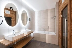 Bathroom - Waterfront Gem with Private Sauna (Workum)
