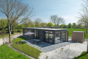 Exterior - Modern Villa with Pets Welcomed (Workum)