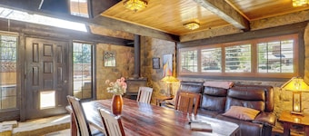 Historical Mtn-View Getaway w/ Hot Tub in Sandy!
