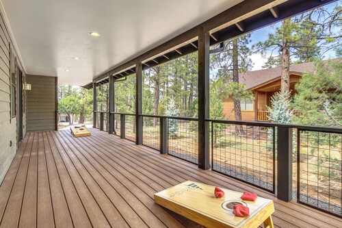Modern Luxury in Torreon w/ HOT TUB!