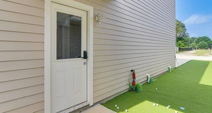 Converted Rec Room! Suburban Houston Carriage Home