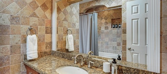Golf Course Haven! 4 Mi to World Equestrian Center