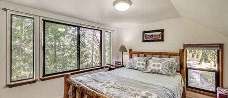 2 bedrooms, iron/ironing board, internet, bed sheets