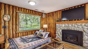 2 bedrooms, iron/ironing board, internet, bed sheets