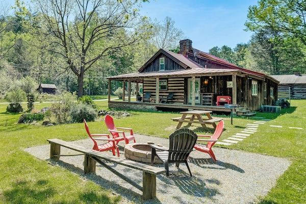 Buchanan Vacation Rental | 2BR | 1BA | 1,550 Sq Ft | Stairs Required