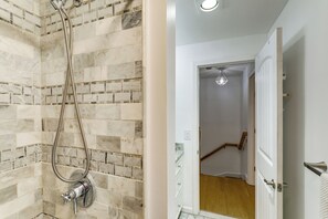 Hair dryer, towels - Steps to Shore! Family-Friendly Getaway in Hampton (Hampton)