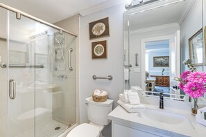 Hair dryer, towels - Penthouse w/ Beach Access: Suntide III - Unit 1101 (South Padre Island)