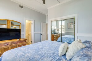 Internet, bed sheets - Penthouse w/ Beach Access: Suntide III - Unit 1101 (South Padre Island)