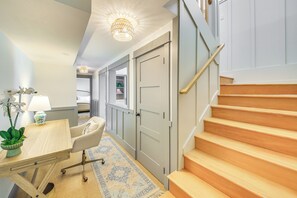 5 bedrooms, desk, iron/ironing board, travel crib