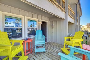 Terrace/patio - Boardwalk to Port Aransas Beach! Condo w/ Pool (Port Aransas)