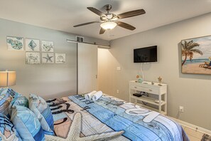 Internet, bed sheets - Boardwalk to Port Aransas Beach! Condo w/ Pool (Port Aransas)