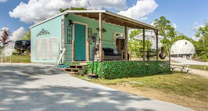Couple's Retreat w/ Creek Access in Rogersville