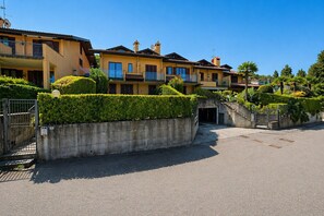 Exterior - Cozy Italian Apartment with Terrace (Germignaga)