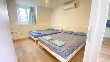 3 bedrooms, bed sheets