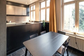 Dining - Spacious Duplex in Antwerp Old Town (Antwerp)