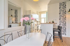 Dining - Elegant Duplex for 12 in Capital Street (Antwerp)