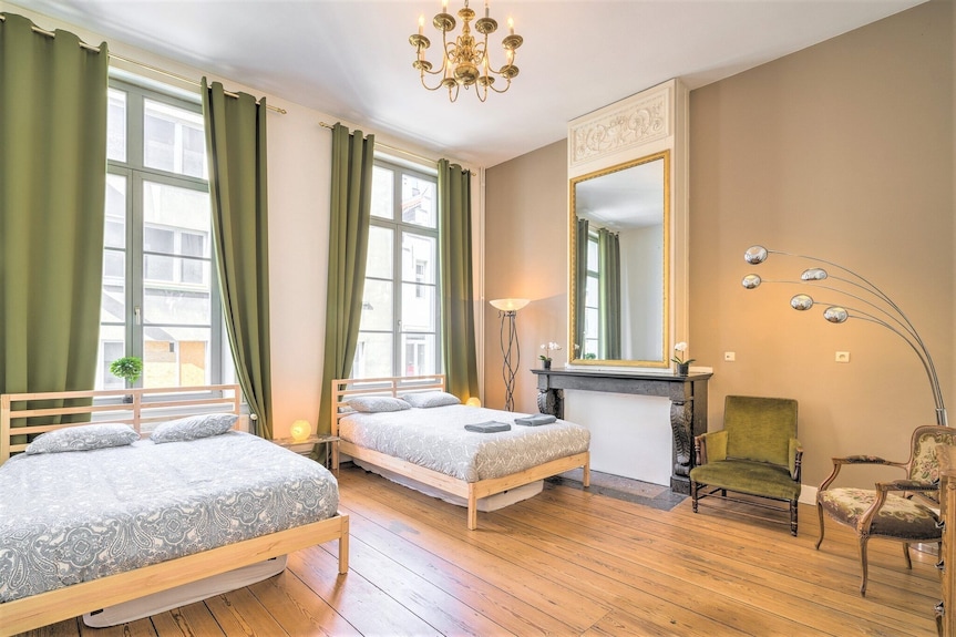 Elegant Duplex For 12 In Capital Street - Flanders