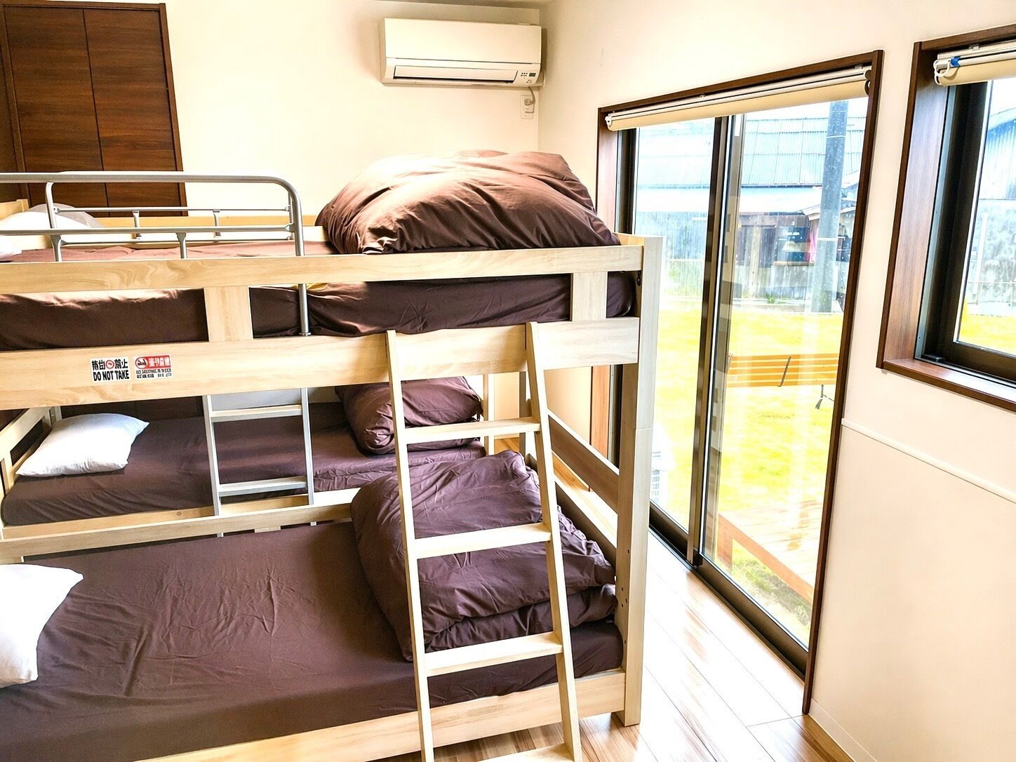 1 bedroom, desk, free WiFi, bed sheets