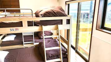 1 bedroom, desk, free WiFi, bed sheets