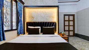 Desk, bed sheets