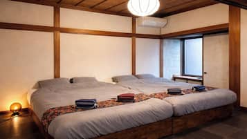 Iron/ironing board, free WiFi, bed sheets