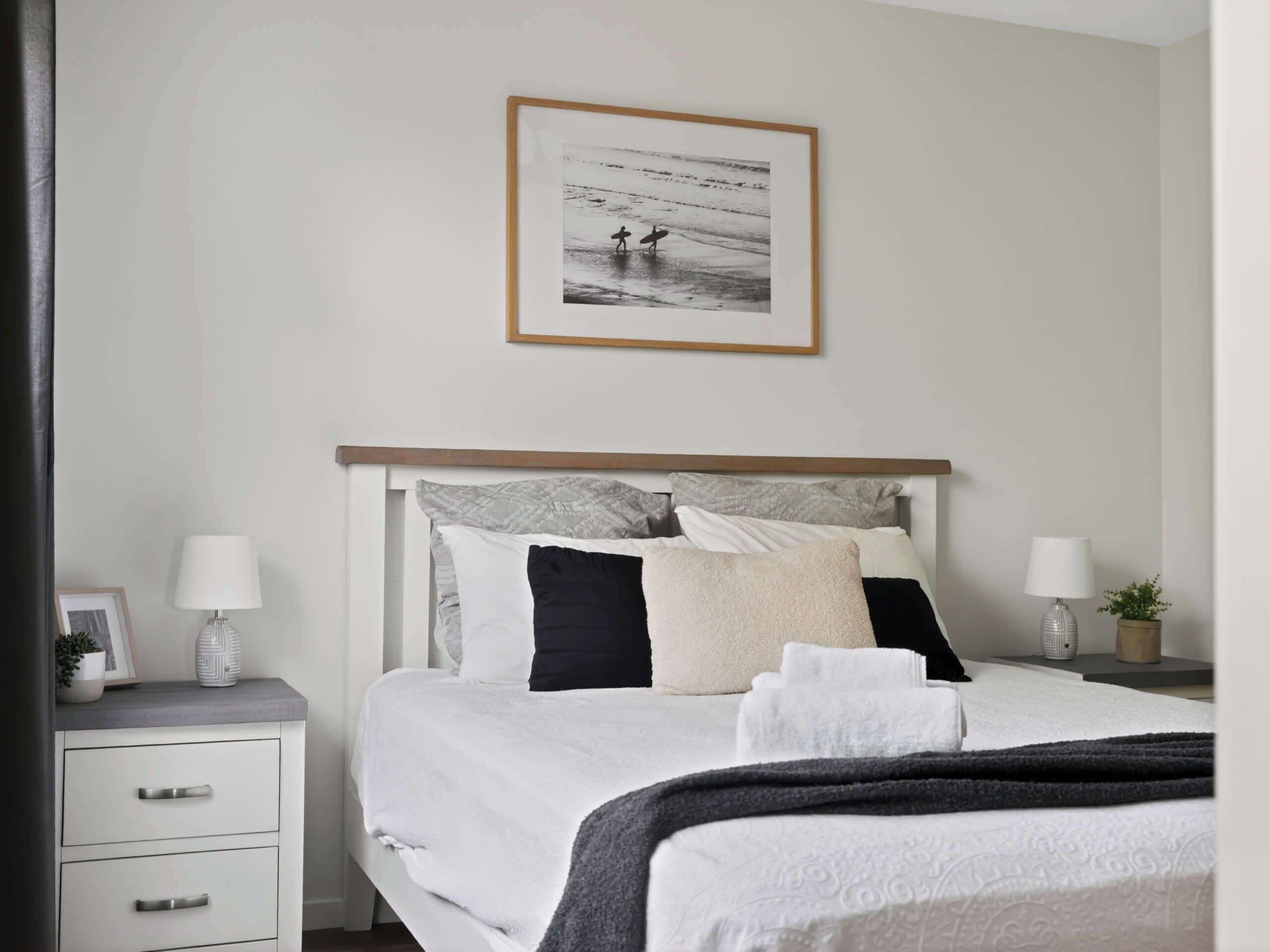 2 bedrooms, desk, iron/ironing board, WiFi