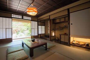 Interior - Kyoto Machiya Inn Gen Bishamon | Westernstyle roo / Kyoto City Kyōto (Kyoto City)