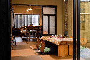 Dining - Kyomachi Yumeume Private Kyoto townhouse rental  / Kyoto City Kyōto (Kyoto City)