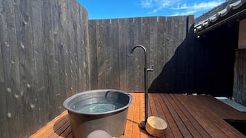 Utendørs boblebad