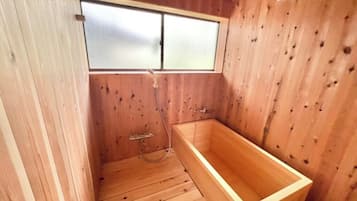 Hårføner og håndklær