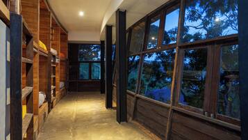 Signature Shared Dormitory, Mixed Dorm, Non Smoking, Shared Bathroom | Blackout drapes, free WiFi, bed sheets