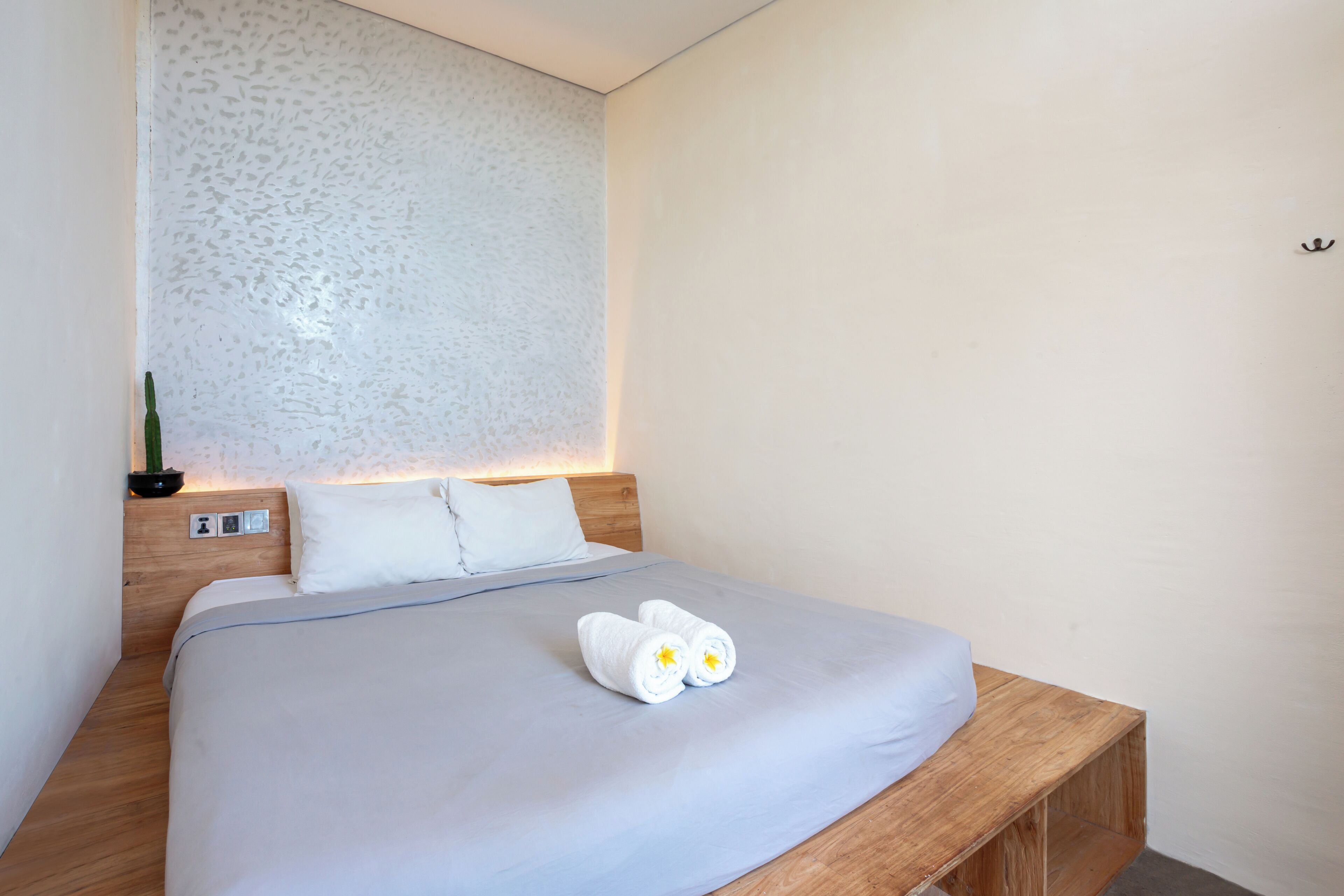 Habitación doble Prestigio, vista al jardín | Cortinas blackout, wifi gratis y ropa de cama 