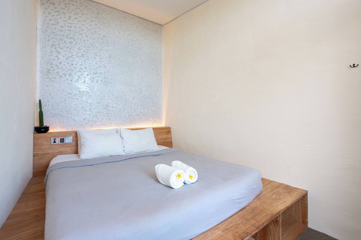 Signature Double Room, Garden View | Langsir/tirai gelap terus, Wi-fi percuma, cadar katil 