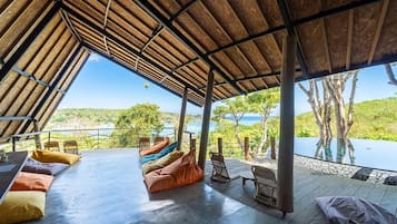 Signature Double Room, Garden View | Terrace/patio