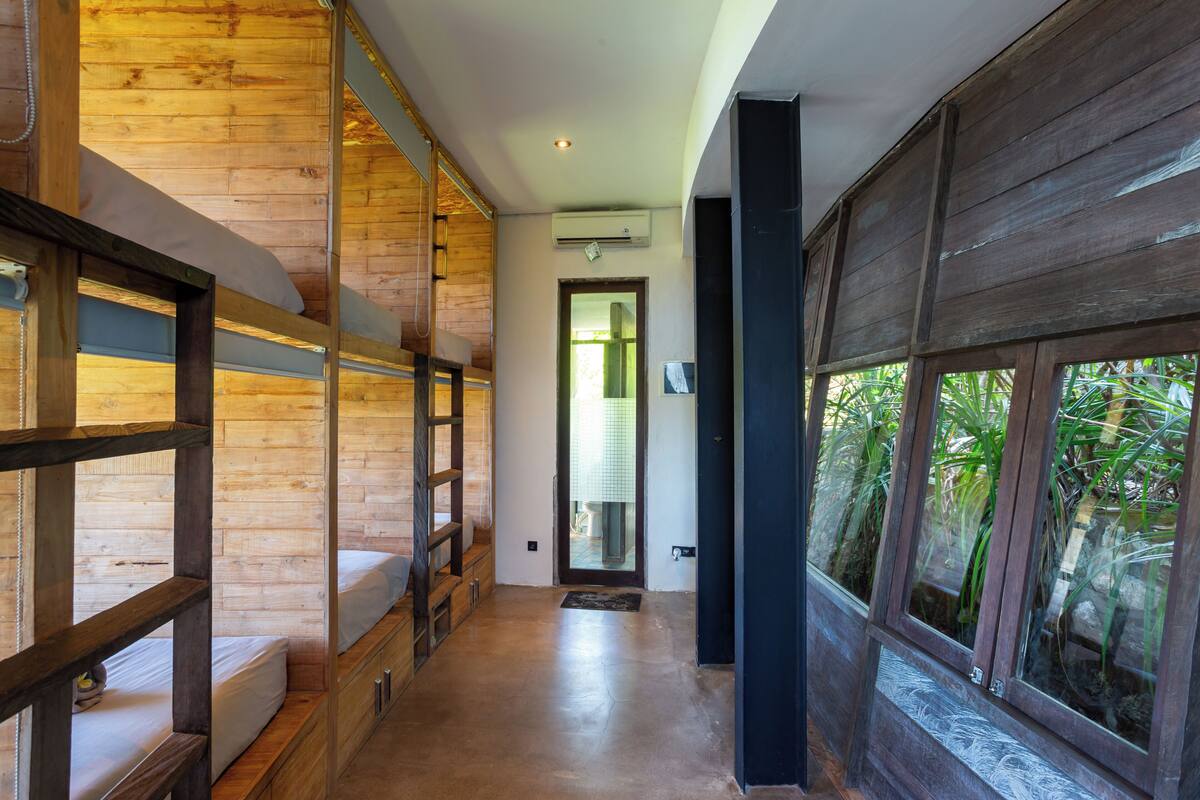 Panoramic Shared Dormitory, Mixed Dorm, Non Smoking, Sea View | Langsir/tirai gelap terus, Wi-fi percuma, cadar katil 