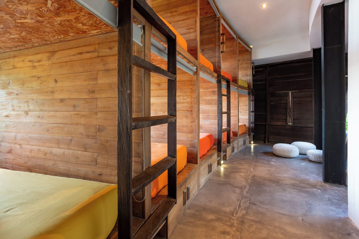 Shared Dormitory, Mixed Dorm, Shared Bathroom, Ocean View | Langsir/tirai gelap terus, Wi-fi percuma, cadar katil 