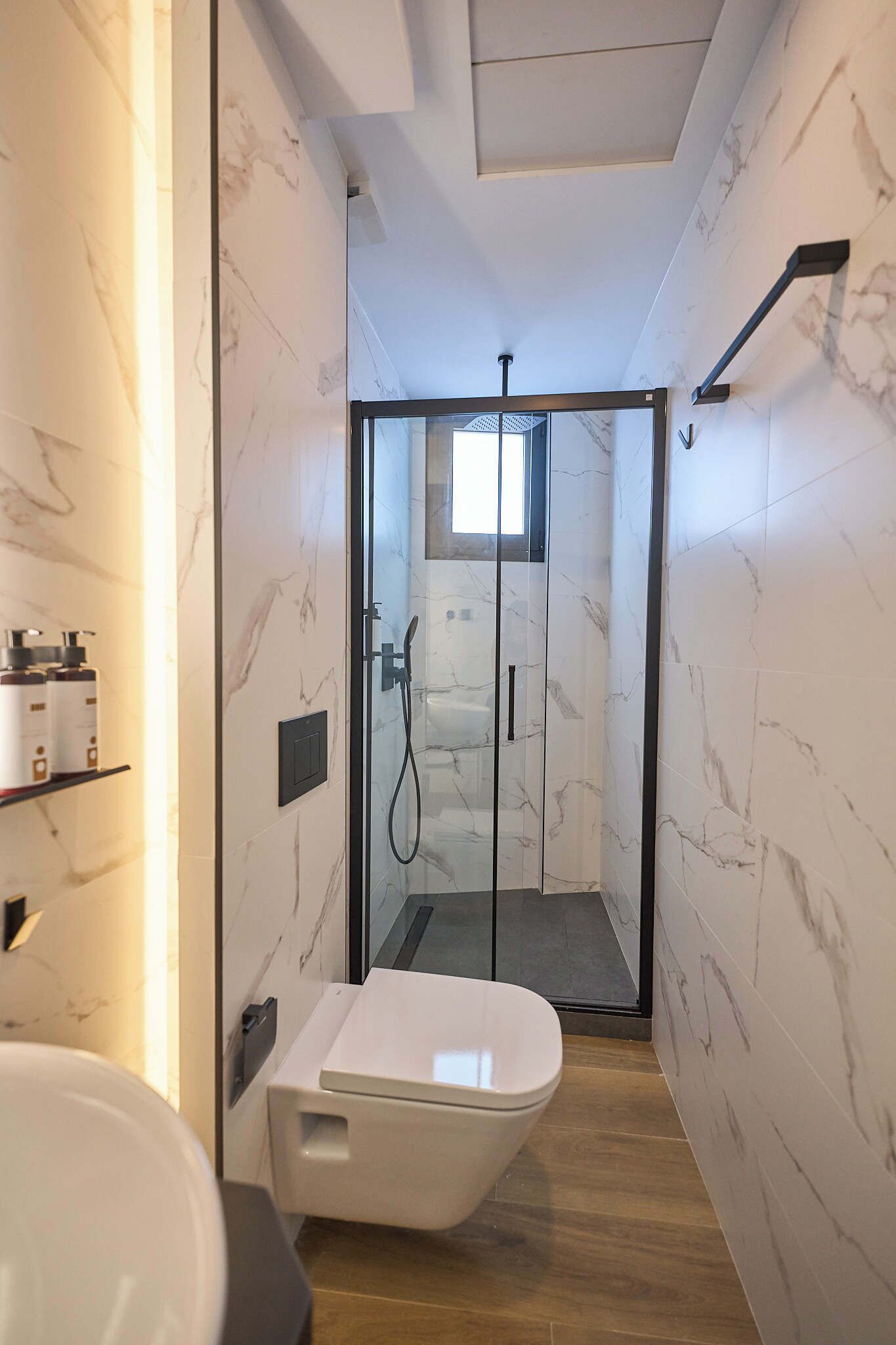 Deluxe Studio | Bathroom